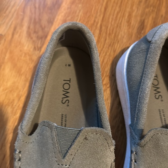 Tom’s gray slip on men’s size 7 - Picture 2 of 5
